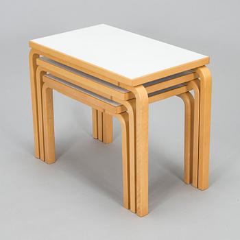 Alvar Aalto, sarjapöytä, 3 osaa, malli 88 ABC Artek 1900-luvun loppu.
