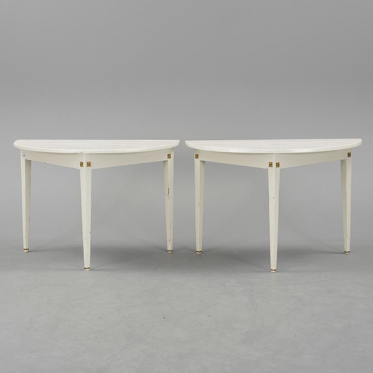 MÅNBORD, ett par, 1800-talets mitt.