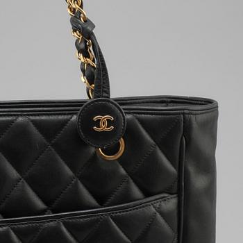 AXELREMSVÄSKA, Chanel, 1900-talets fjärde kvartal.