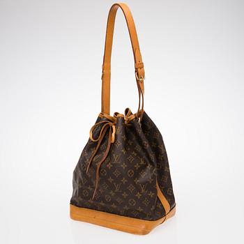 A MONOGRAM CANVAS Noé SHOULDER BAG.