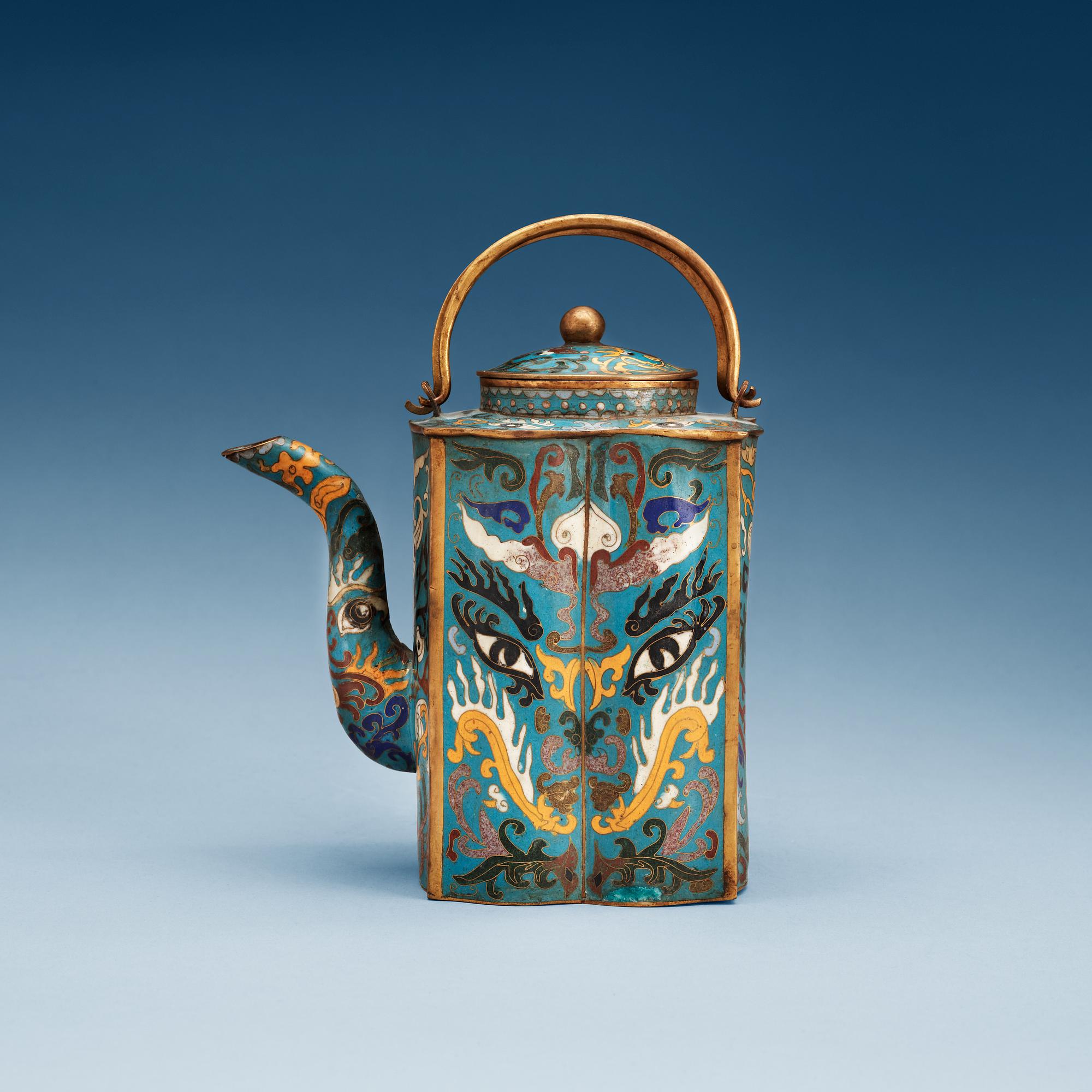 TEKANNA med LOCK, cloisonné, sen Qing dynasti.