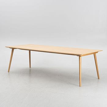 Sami Kallio, an 'In Between SK6' dining table, &tradition.