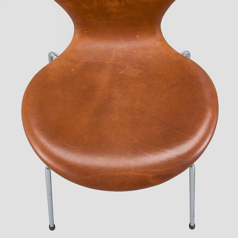 Arne Jacobsen, six "Seven" chairs, Fritz Hansen, Denmark late 20th century.
