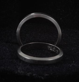 RINGAR, 2 st, 18K vitguld.