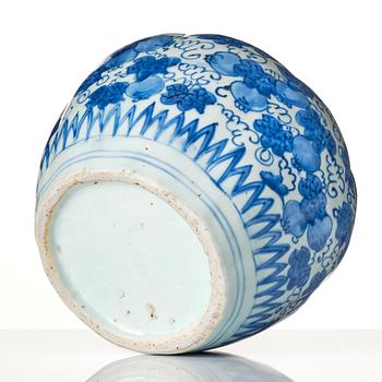 A blue and white jar, Ming dynasty, Wanli (1572-1620).