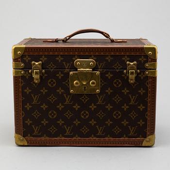 LOUIS VUITTON, a monogram canvas beauty box.