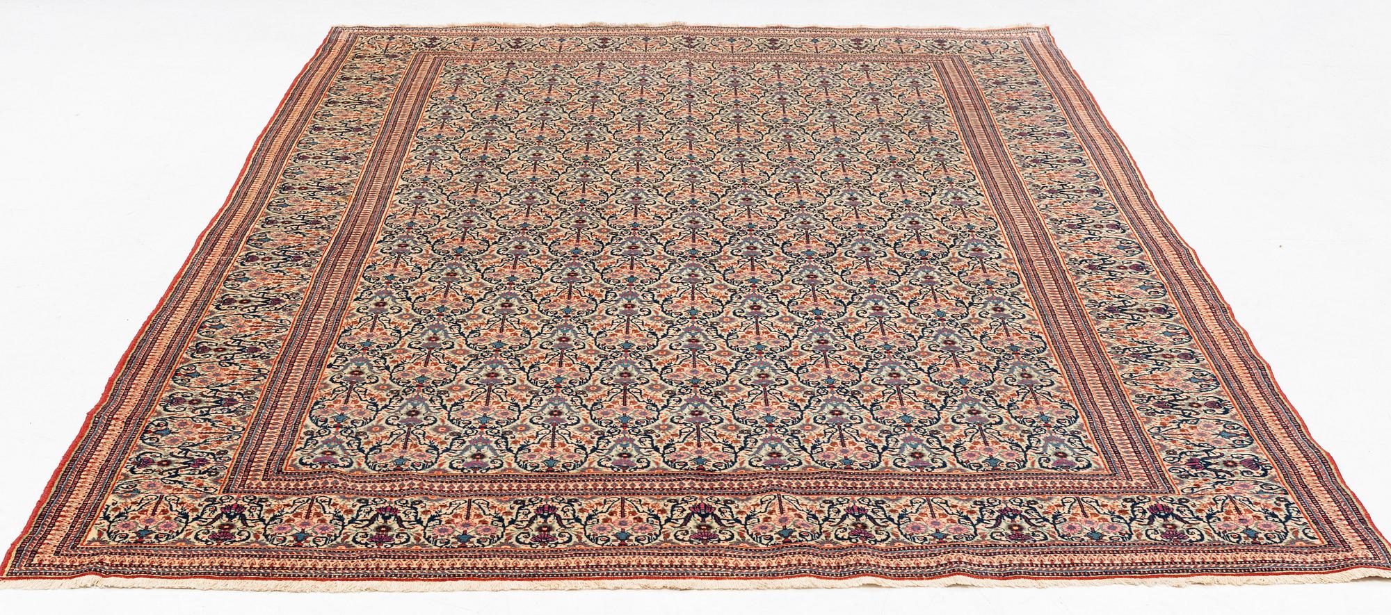 Matta, antik/semiantik Täbris, ca 311-315 x 206 cm.