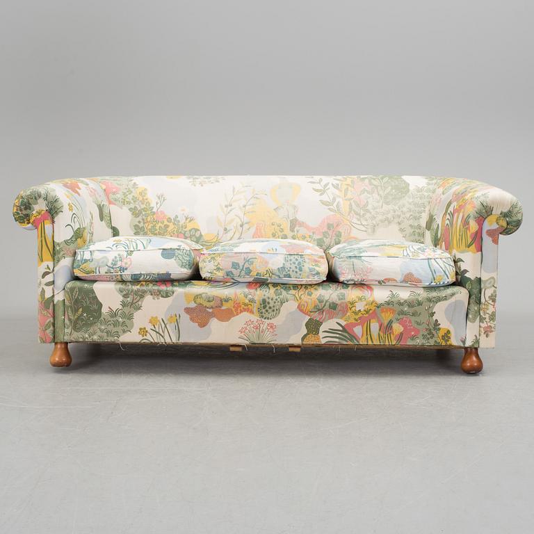 SOFFA, "Chesterfield". Josef Frank, Svenskt Tenn. Modellnummer 584.