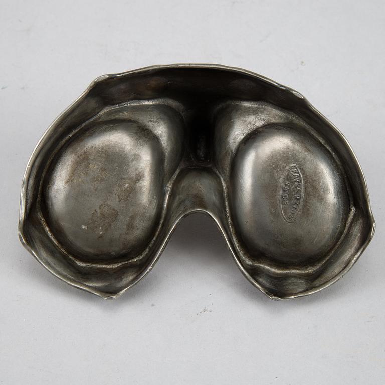 Four Art Nouveau pewter items, Kayserzinn, Germany, early 20th Century.