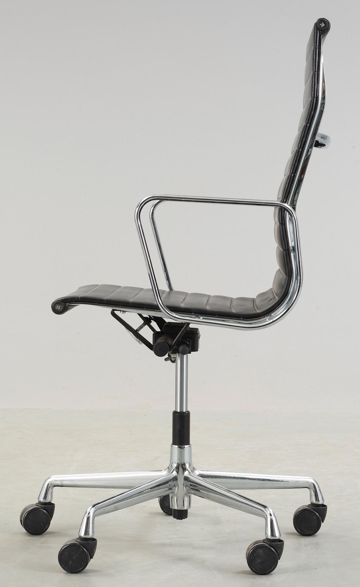 CHARLES & RAY EAMES, skrivbordsstol, "Aluminium group", modell EA 119, Vitra.