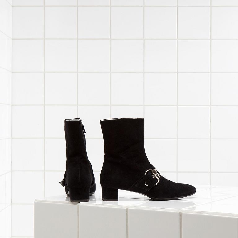 BOOTS, Gucci, size 39.