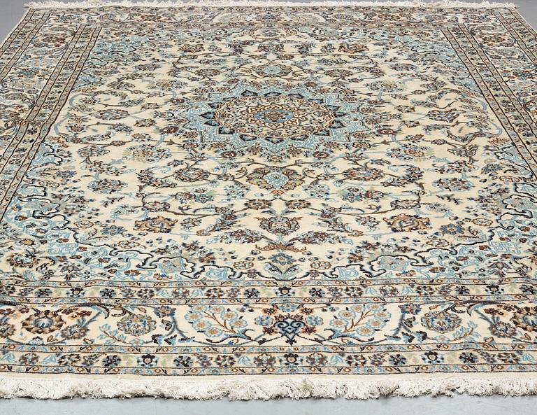 A CARPET, Nain, part silk, sk 9 LAA ca 392 x 296 cm.