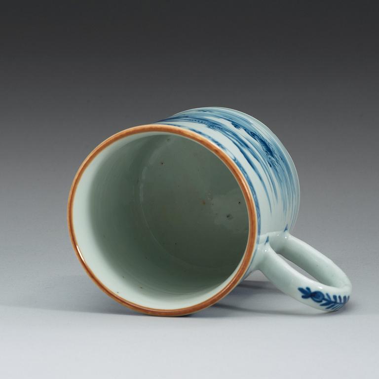 A blue and white tankard, Qing dynasty Kangxi (1662-1722).