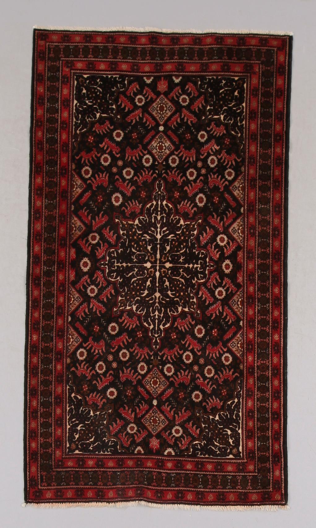 MATTA, orientalisk. Ca 190 x 105 cm.
