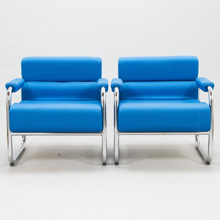 RAIMO RÄSÄNEN, a pair of late 20th century armchairs for Isku.