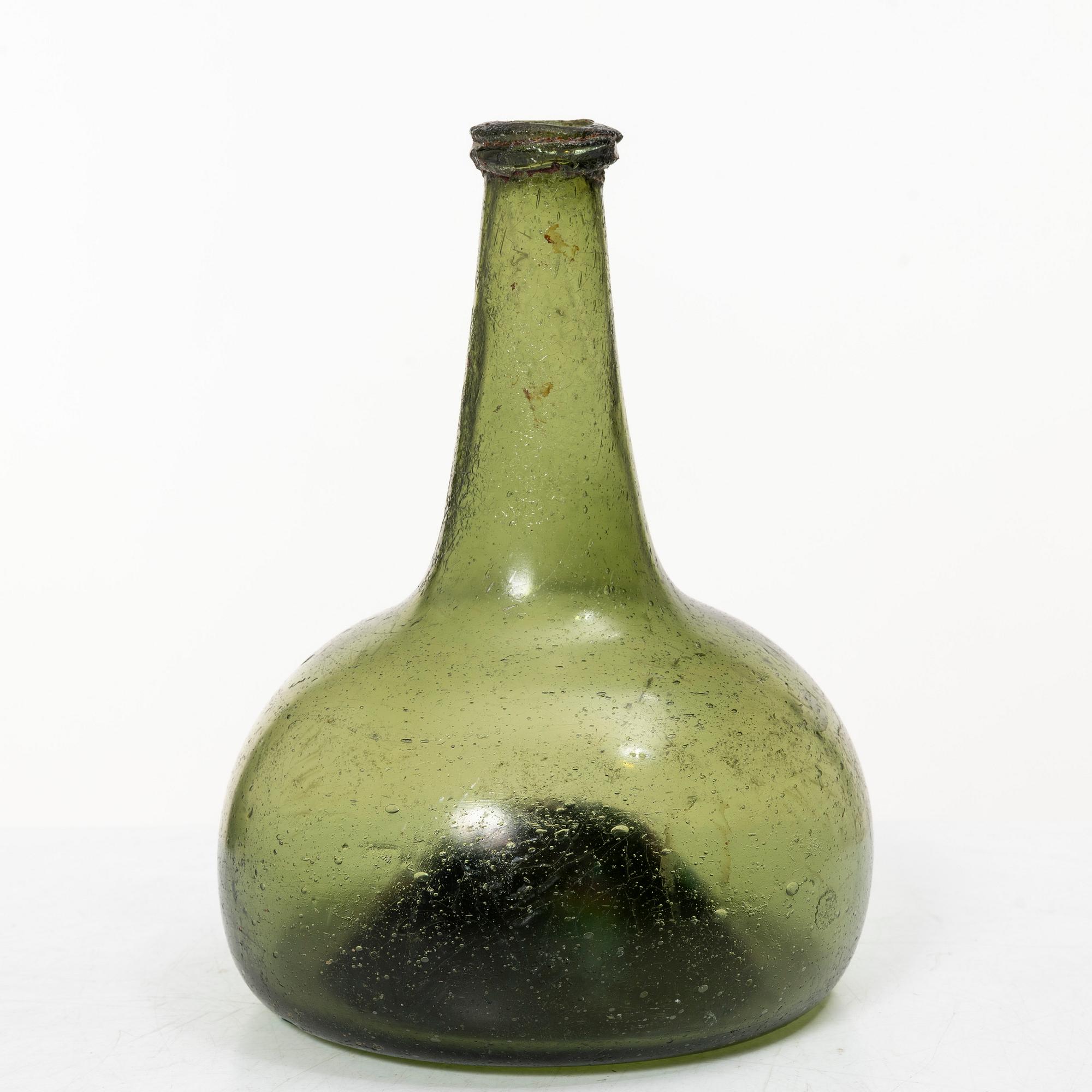 Bottle, glass, 17th-18th century.