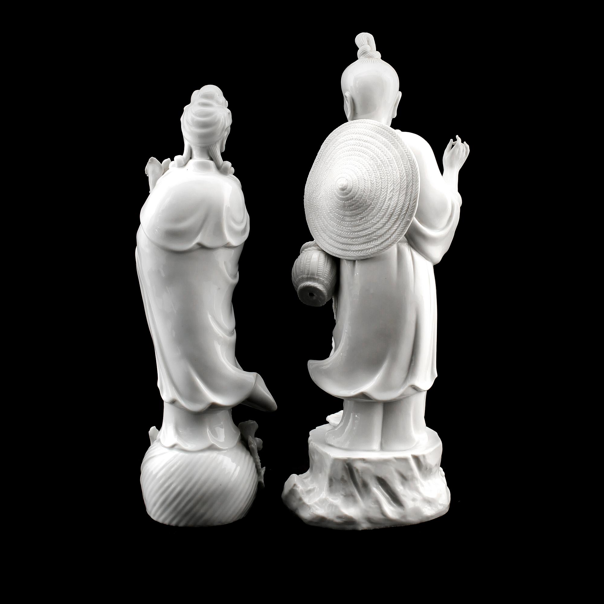 FIGURER, 2 st, porslin, Kina, 1900-talets andra hälft.