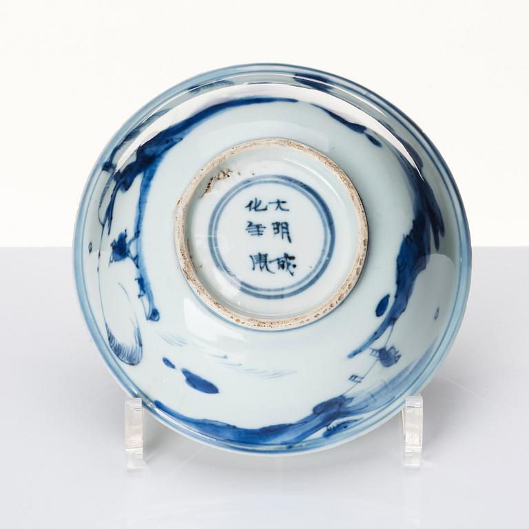 A blue and white bowl, Transition/Chongzhen (1628-44).