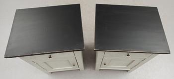 SÄNGBORD, 1 par, 1900-talets första hälft.