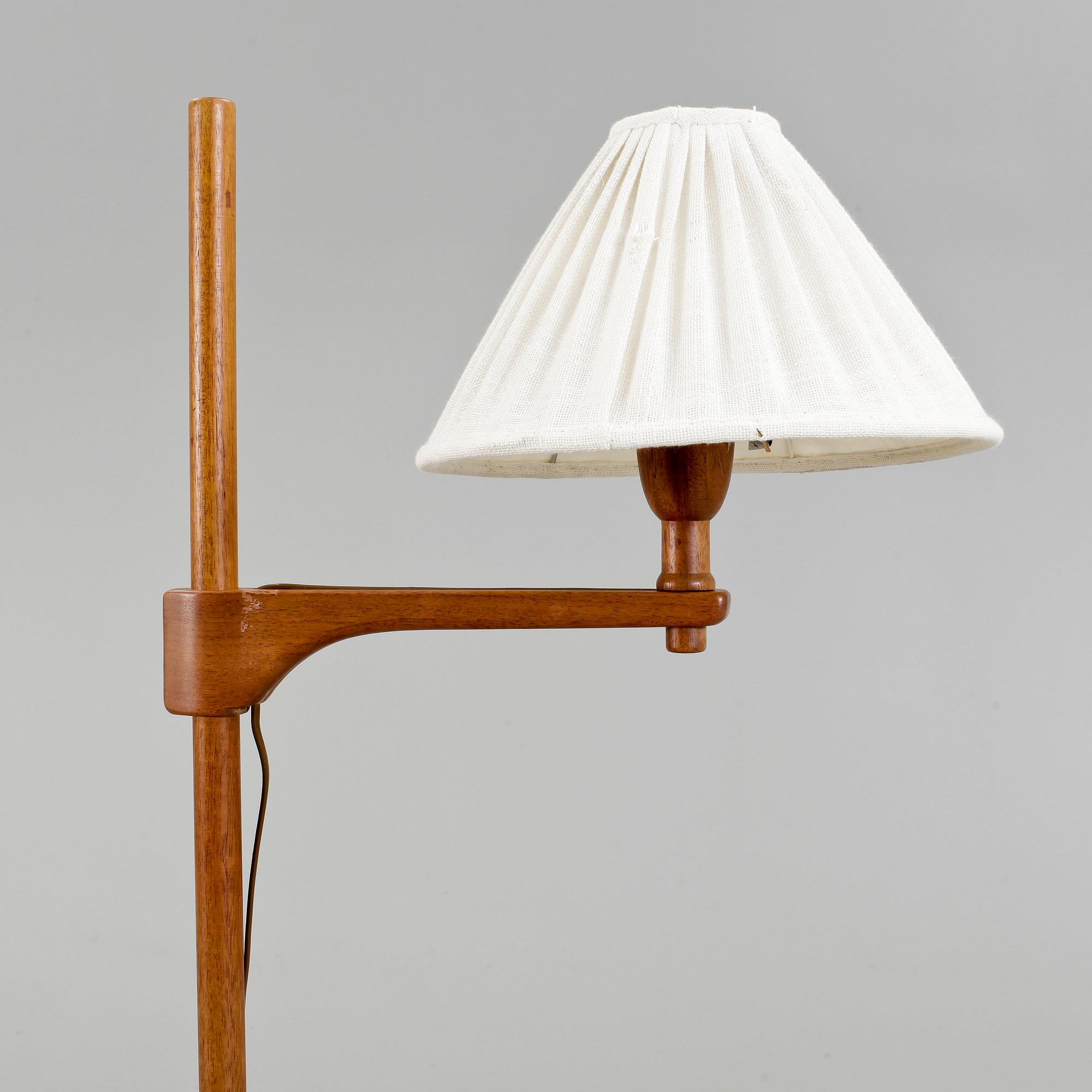 GOLVLAMPA, "Staken", Carl Malmsten. Modellen formgiven 1942.