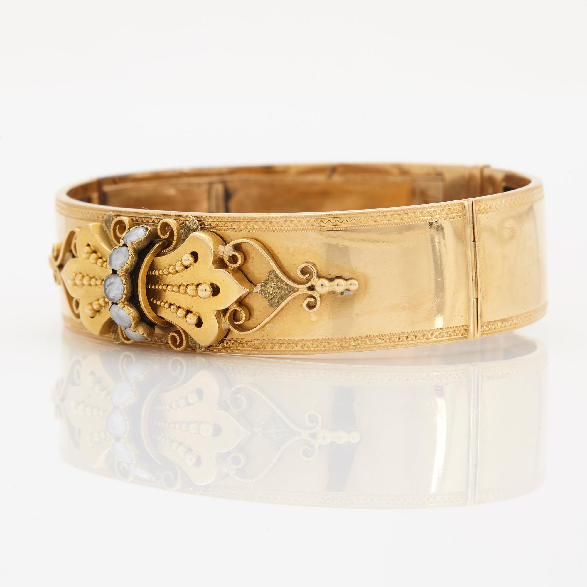 ARMBAND.
