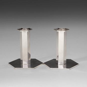 339. A pair of Wiwen Nilsson sterling candlesticks, Lund 1974.