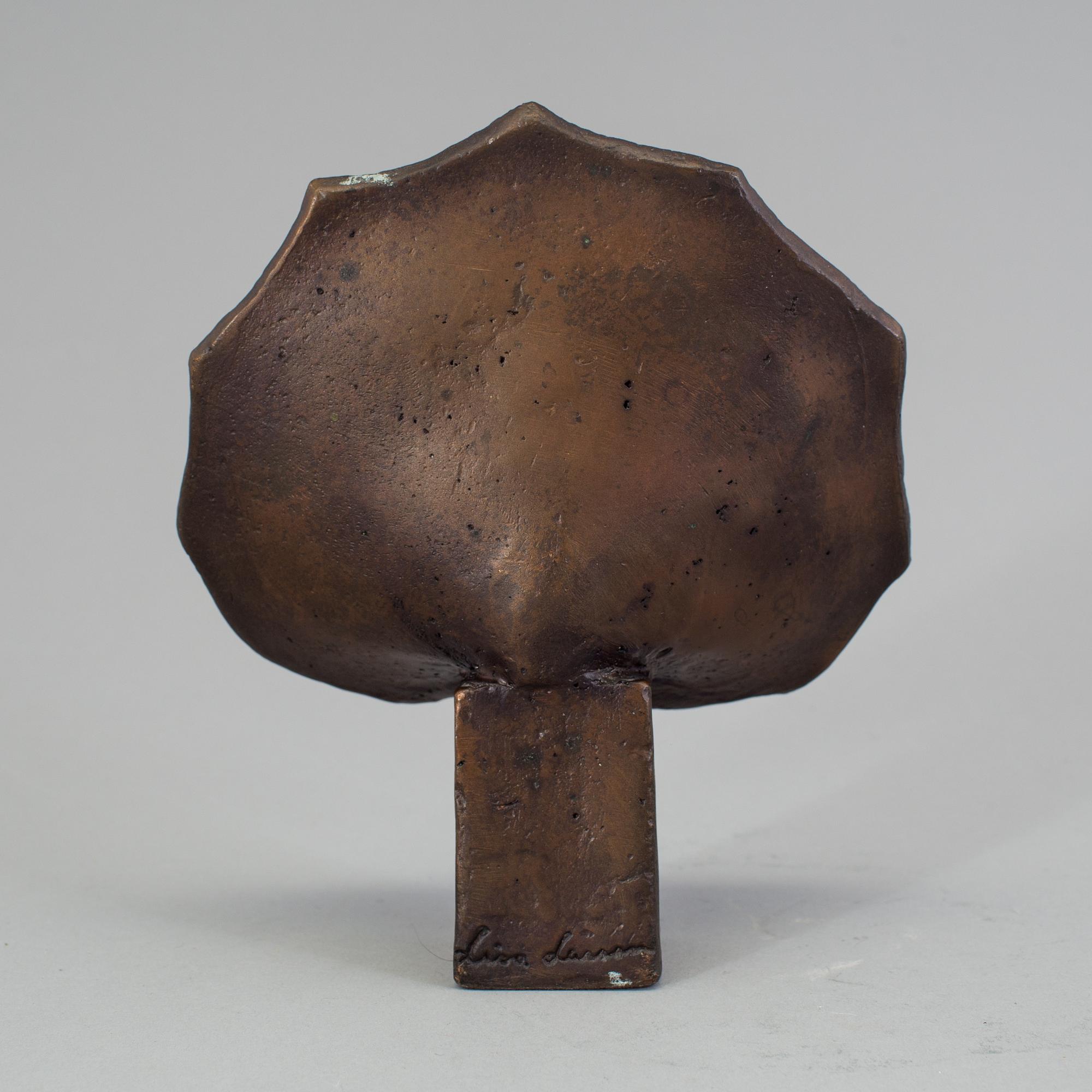 LISA LARSON, skulptur av brons. Signerad och numrerad No 316.