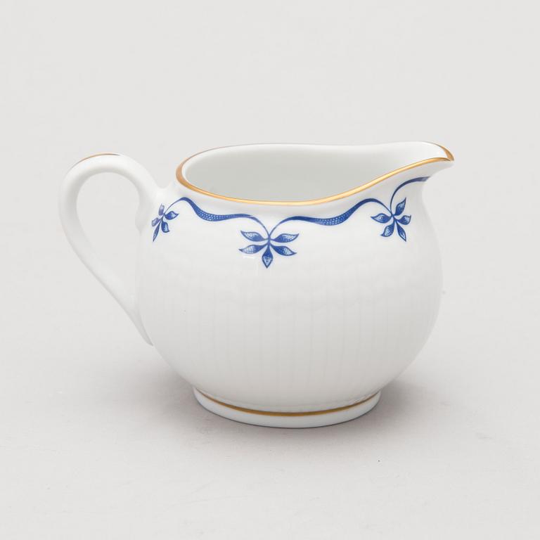 A 'Mårbacka' set of dinnerware and teacups, circa 32 pieces, Rörstrand Sweden, latter half of the 20th Century.