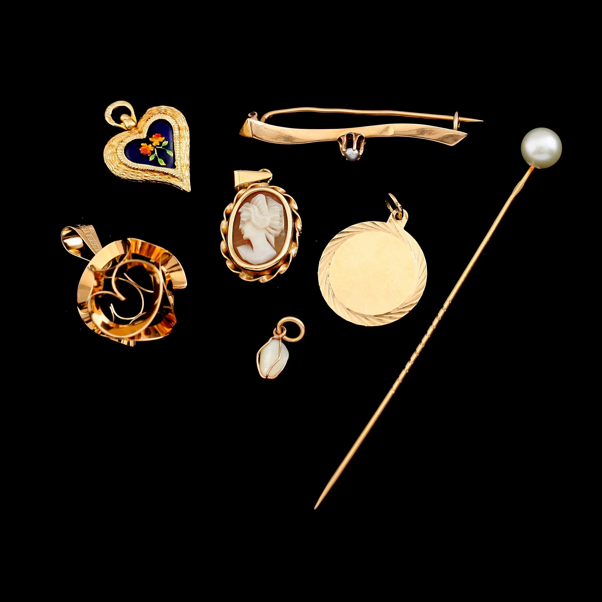 SAMLING SMYCKEN, 7 st, 18 k guld, 1900-tal. Total vikt 12 g.