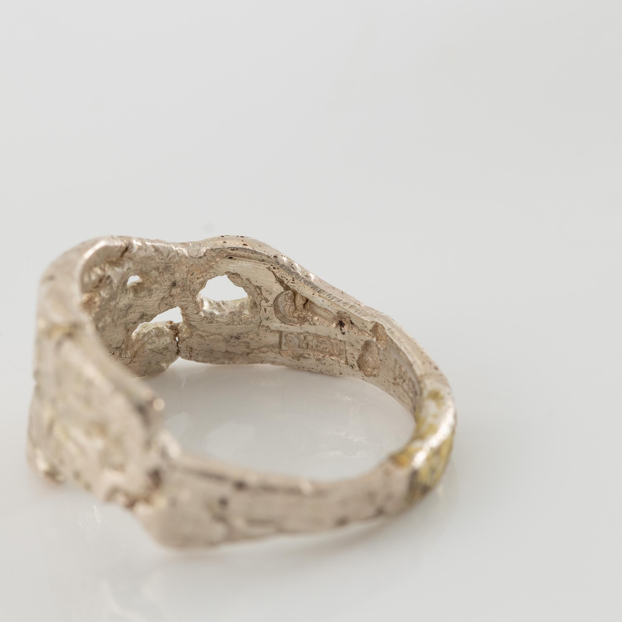 Lars Arby, fem ringar, silver, en med agat.