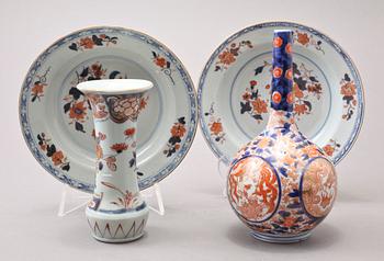 PARTI PORSLIN, 4 delar, Imari, Kina samt Japan, 1700/1800-tal.