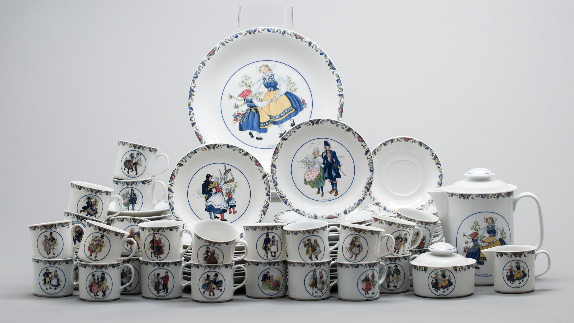 KAFFESERVIS, 55 delar, "Svenska landskapsdräkter" Rörstrand.