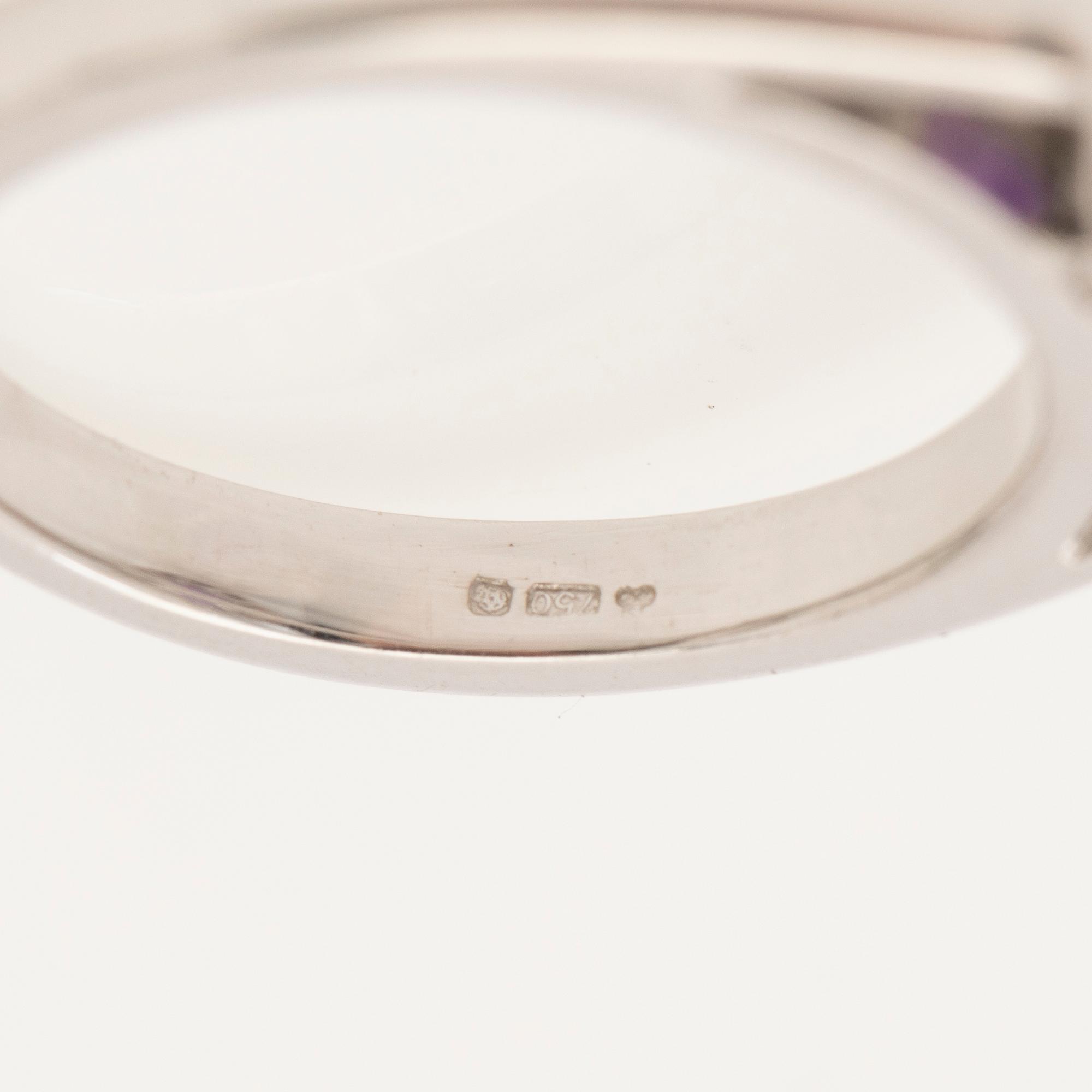 Ring, 18K white gold with amethyst and diamonds.