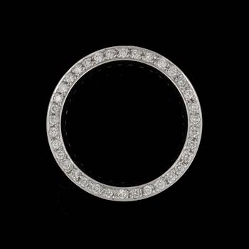 RING, helallians, med briljantslipade diamanter totalt ca 1.00 ct.