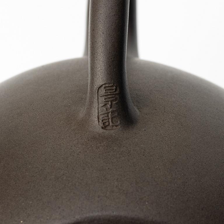 Gu Jingzhou, A dark yixing teapot, 1980s.