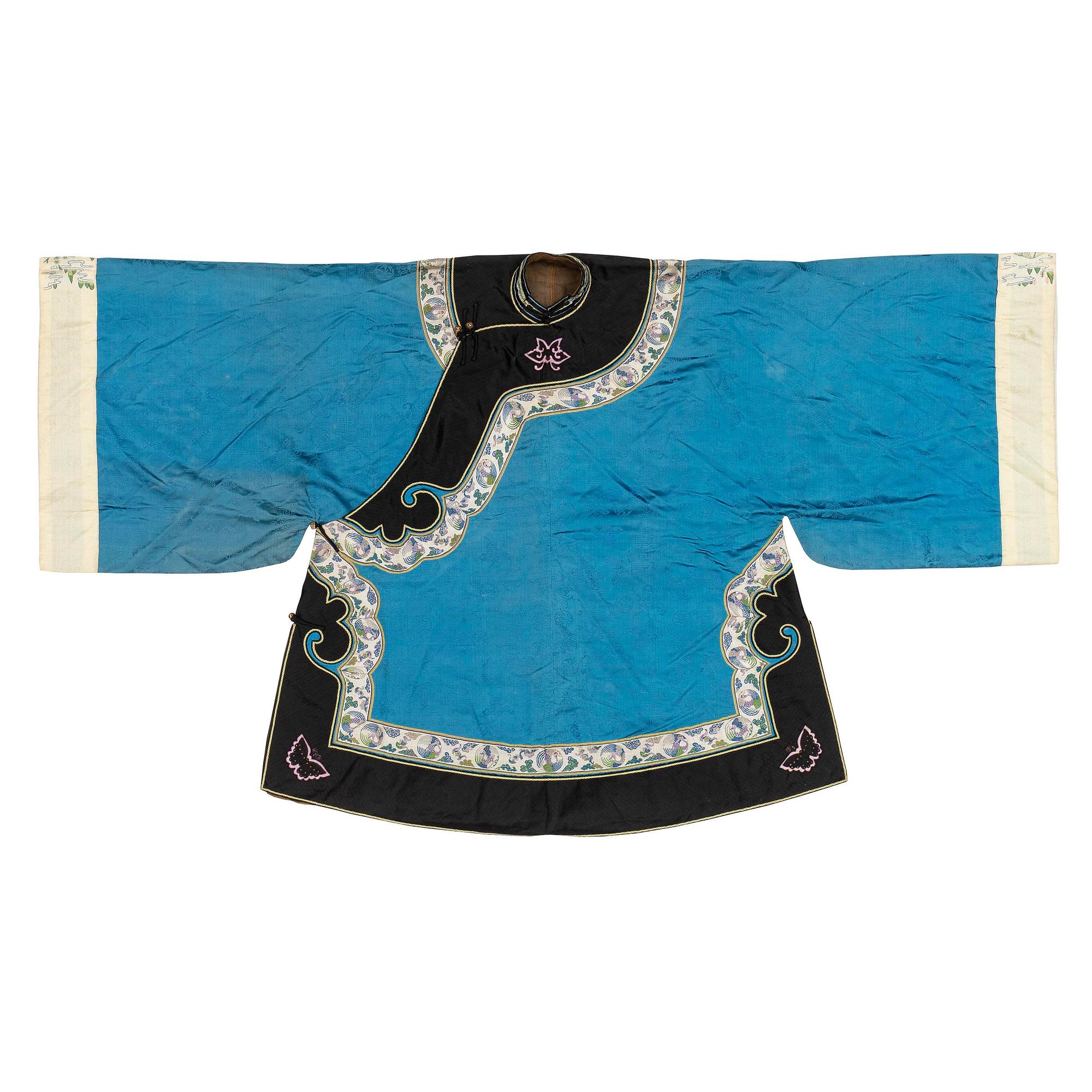 A female silk robe/over coat for winter, Qing dynasty, 19th century.