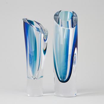 Two glass vases på Göran Wärff, Kosta  Boda, signed.