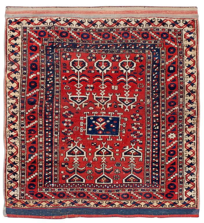SEMIANTIK BERGAMA troligen. 99 x 99,5 cm (längden 110 cm inklusive slätvävda avslutningar).