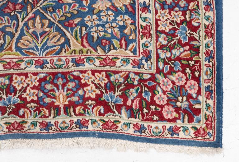 Carpet, Kirman, approx. 300 x 195 cm.