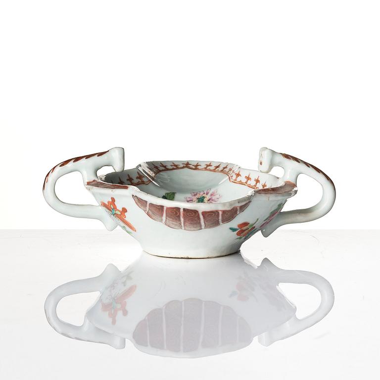 A pair of famille rose salts and a sauce boat, Qing dynasty, Qianlong (1736-95).