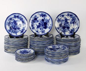 MATSERVIS, c:a 107 delar, flintgods, "Flytande blått", Gustavsberg.