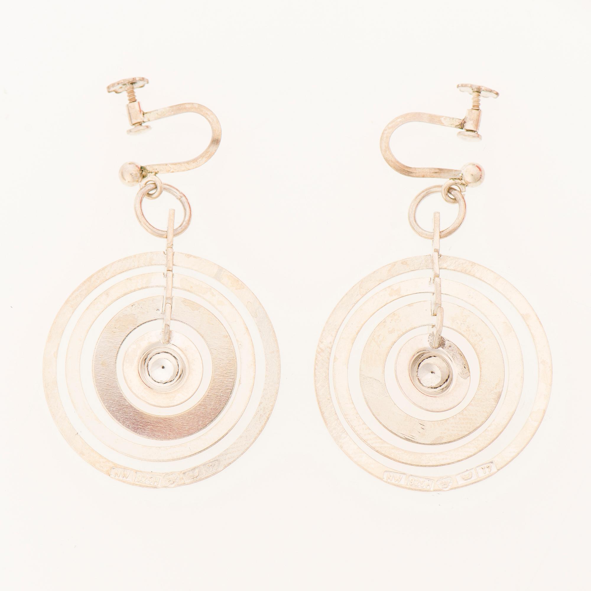 TAPIO WIRKKALA, ÖRHÄNGEN, "Silvermåne", silver. Kultakeskus 1972.