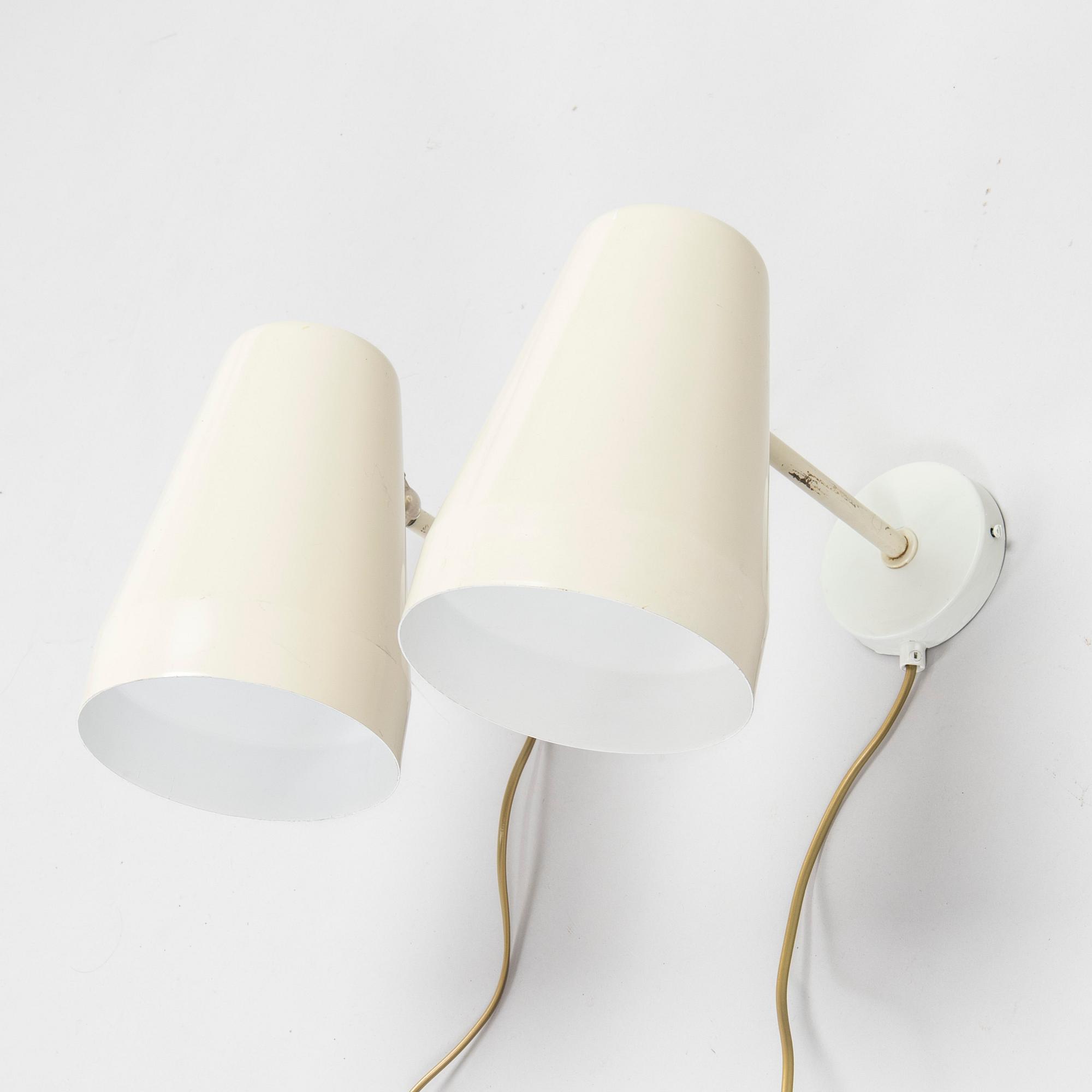 A pair of 1960s wall lights model AH 74, for Itsu.