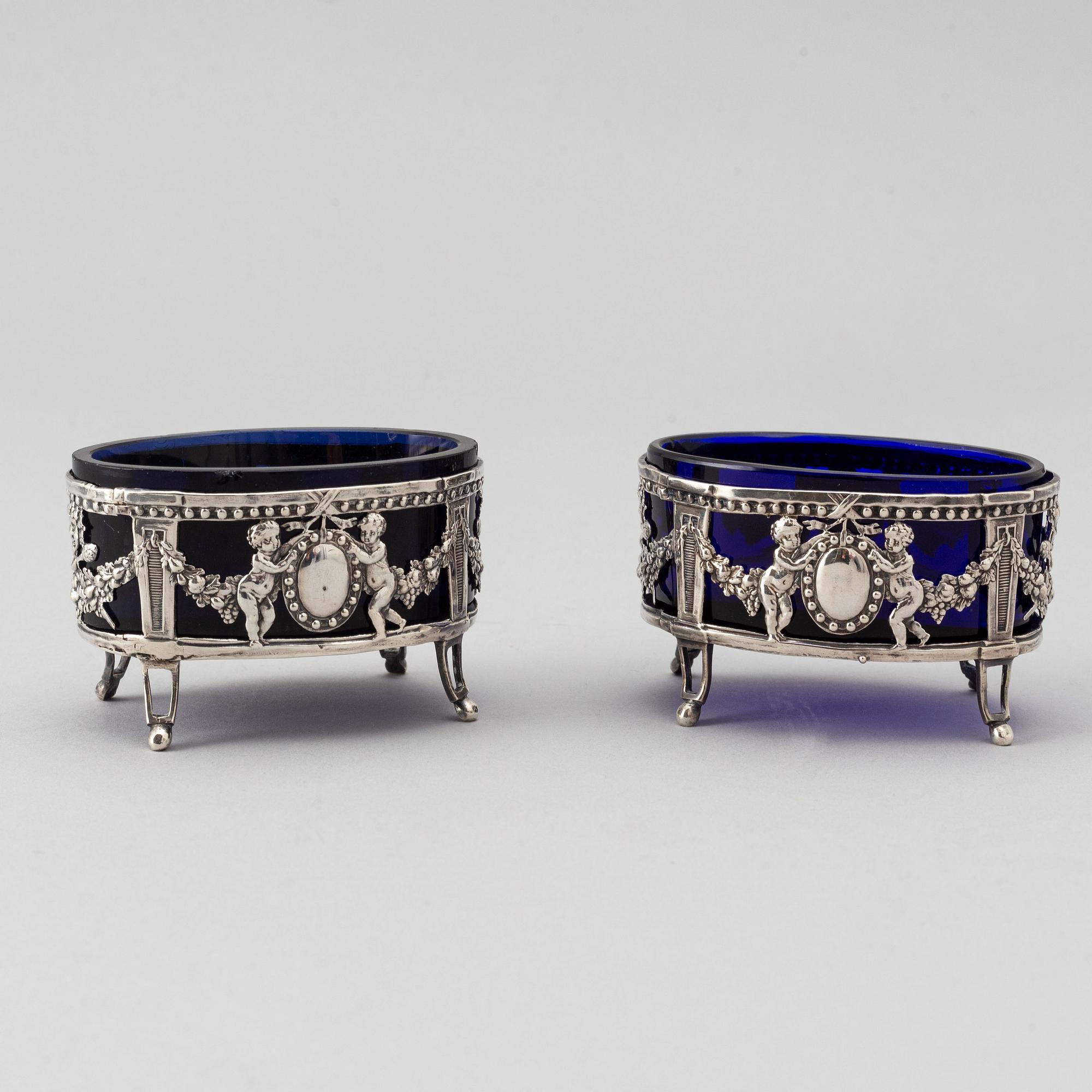 Andre-Alexandre Guignard, saltkar, ett par, silver, Paris 1783.
