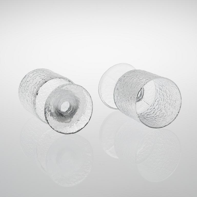 TIMO SARPANEVA, "Senaattori"-glas, 27 st, TAPIO WIRKKALA, "Paadar"-glas, 9 st, Iittala.