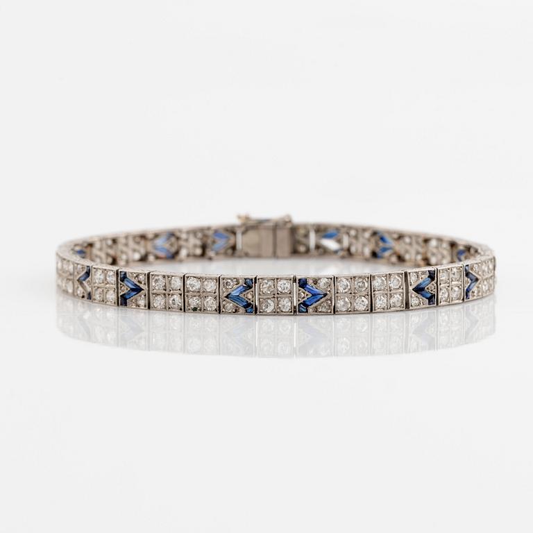Diamond and sapphire bracelet.