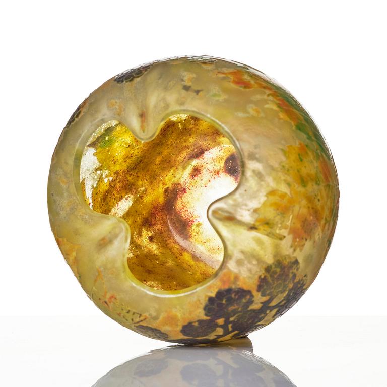 Daum Frères, a set of two Art Nouveau cameo glass vases, Nancy, France.