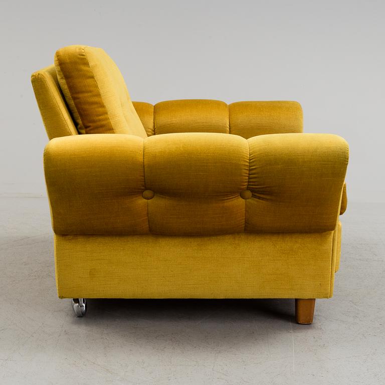 A 1970s lounge chair.