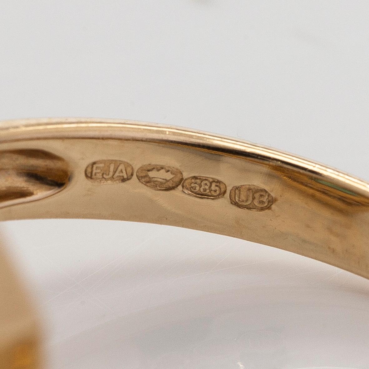 Ring, 14K gold, with an emerald and diamonds. Finnish import marks 1997.