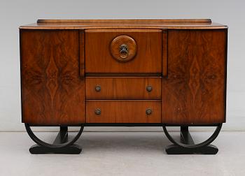 SIDEBOARD, England, 1900-talets mitt.